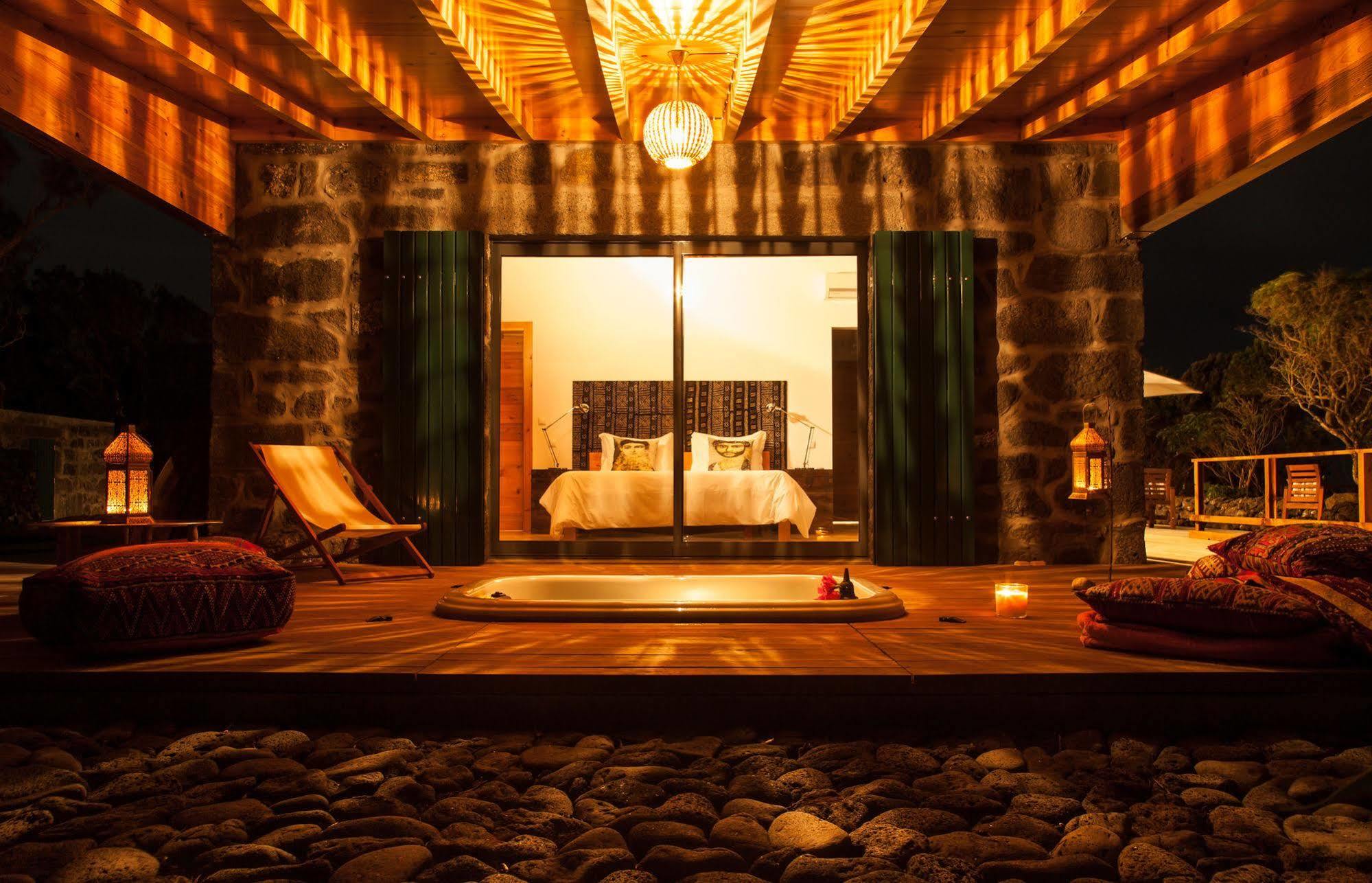 マダレナ Pocinhobay Bed & Breakfast エクステリア 写真